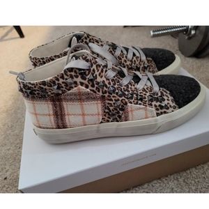 Jessica Simpson Folliah Black Beige Fashion Laces Studded High Top Sneaker Sz 7